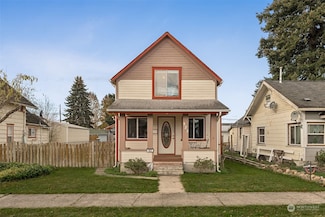 923 E St, Centralia, WA 98531