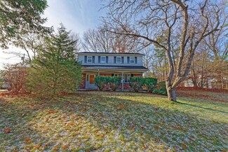 1204 Oak Leaf Hill, Schenectady, NY 12303