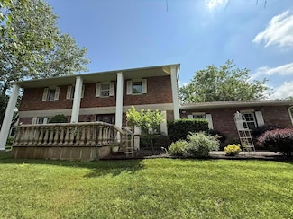 26 Birchdale Ln, Port Washington, NY 11050