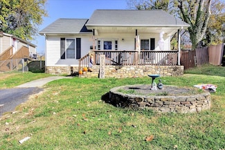 218 E Virginia Ave, Vinton, VA 24179