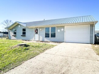 1018 N Cross Ct, Edinburgh, IN 46124