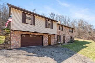 131 Morgan Hollow Rd, Morgan, PA 15064