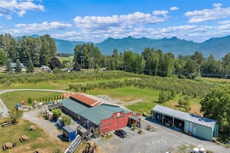 8233 Sims Rd, Sedro Woolley, WA 98284