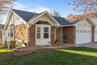 3068 Shady Oak Dr, Saint Charles, MO 63301