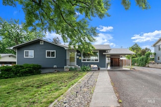 1713 12th St, Lewiston, ID 83501