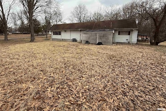 1420 Vale St, Benton, IL 62812