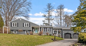 11 Greenleaf Dr, Danvers, MA 01923