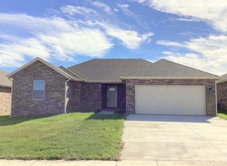 3840 W Riley St, Bolivar, MO 65613