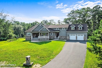 7 Rodeo Ct, Howell, NJ 07731