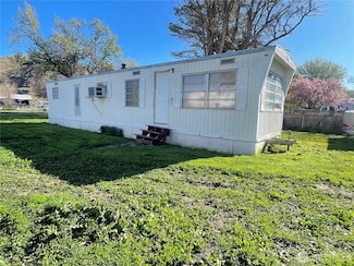 101 E 5th St, Starbuck, WA 99359