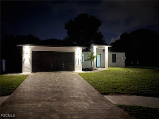 953 Lakeview Dr, North Fort Myers, FL 33903