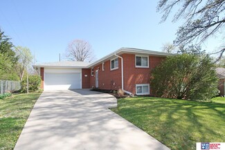 3610 Daniel Rd, Lincoln, NE 68506