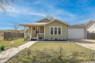 1009 New Fountain Rd, Hondo, TX 78861