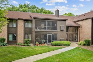 740 Saint Andrews Ln Unit 13, Crystal Lake, IL 60014