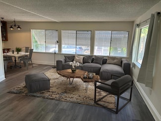 4121 Chesapeake Ln, North Highlands, CA 95660