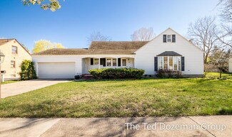 142 W 32nd St, Holland, MI 49423
