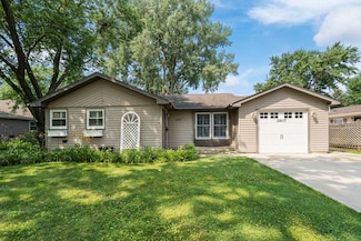 2607 School Dr, Rolling Meadows, IL 60008