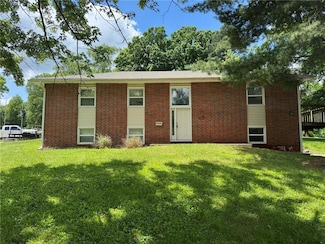 3006 S Santa fe Rd, Independence, MO 64055