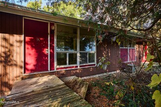 59 Arnold Rd, Pelham, MA 01002