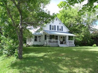 10 Merriman St, Jay, ME 04239