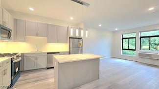 135 Fairfield Rd, Fairfield, NJ 07004
