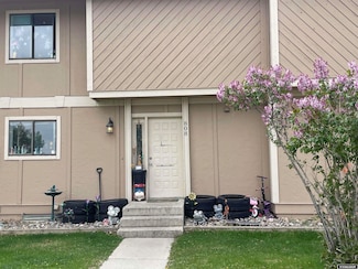 808 Moccasin Ln, Rock Springs, WY 82901