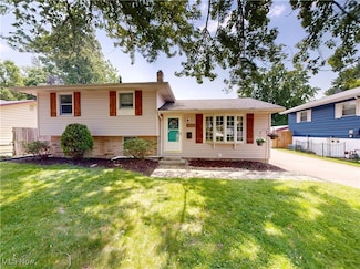 7570 Dahlia Dr, Mentor On the Lake, OH 44060