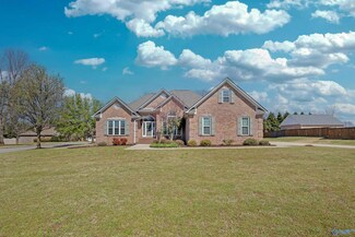 22093 Chickasaw Dr, Athens, AL 35613