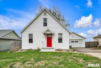 212 Robert St, East Peoria, IL 61611
