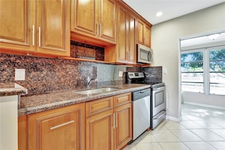 7290 NW 1st St Unit 205, Margate, FL 33063