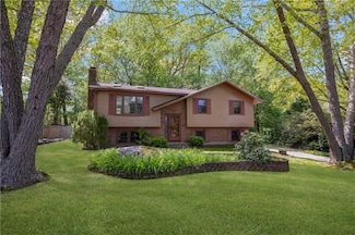 85 Birkshire Dr, Warwick, RI 02886