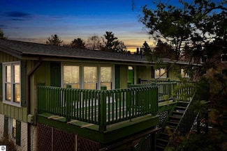 431 Fairlane Dr, Traverse City, MI 49684