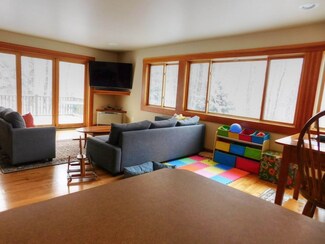 44 Sweeney Ln, Jeffersonville, VT 05464