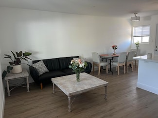 4490 E Camino Parocela Unit 3, Palm Springs, CA 92264