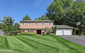20 Calgary Cir, Morganville, NJ 07751