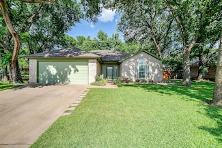 531 Lone Star St, Joshua, TX 76058