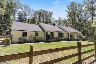 123 Cliffwood Rd, Chester, NJ 07930