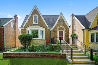 3010 Wisconsin Ave, Berwyn, IL 60402