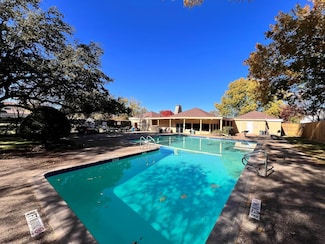 1916 Shorewood Dr, Grapevine, TX 76051