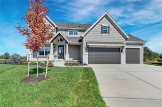 10017 Aurora St, Lenexa, KS 66220