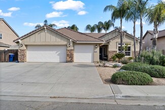 1926 W Tudor Ln, Hanford, CA 93230