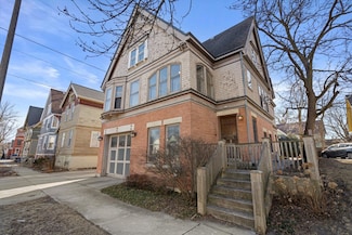 117 E Lloyd St, Milwaukee, WI 53212