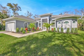 589 12th Ave NW, Naples, FL 34120