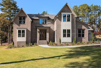 305 Sloan Ln, Pinehurst, NC 28374