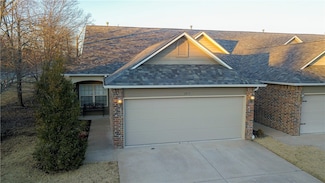 2817 Valley Ct W, Rogers, AR 72756
