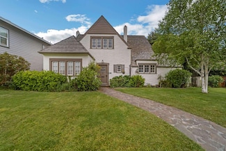 2540 G St, Eureka, CA 95501