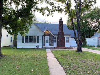 1233 SW Webster Ave, Topeka, KS 66604