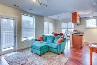 25 Wheeler St Unit 216, Cambridge, MA 02138