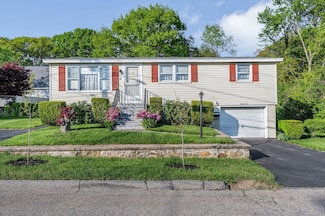 26 Marique Dr, Lawrence, MA 01843