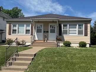 1736 Davie St, Davenport, IA 52804